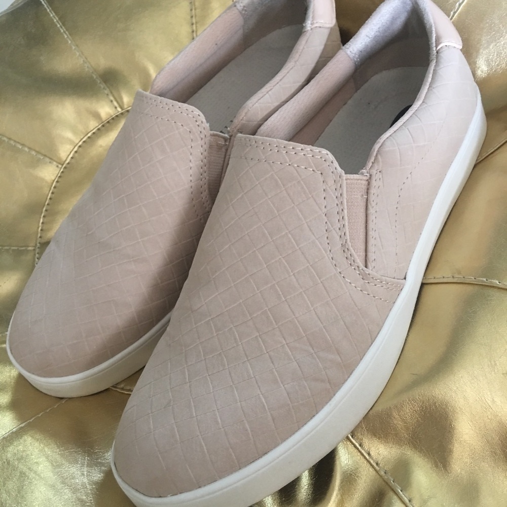 Perfect spring shoes! Similar style to vans!